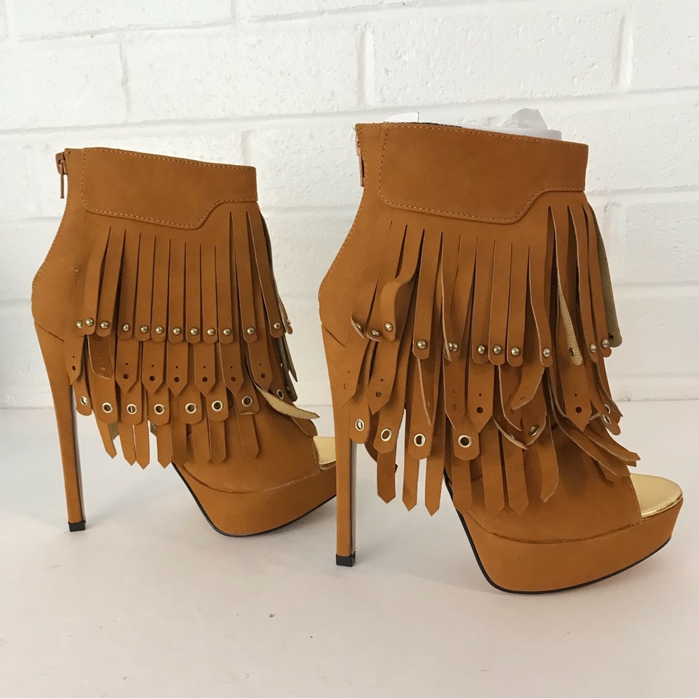 Shoe Republic Womens Ankle Bootie Size 7 Suede Tan Brown Stiletto Heel Fringe